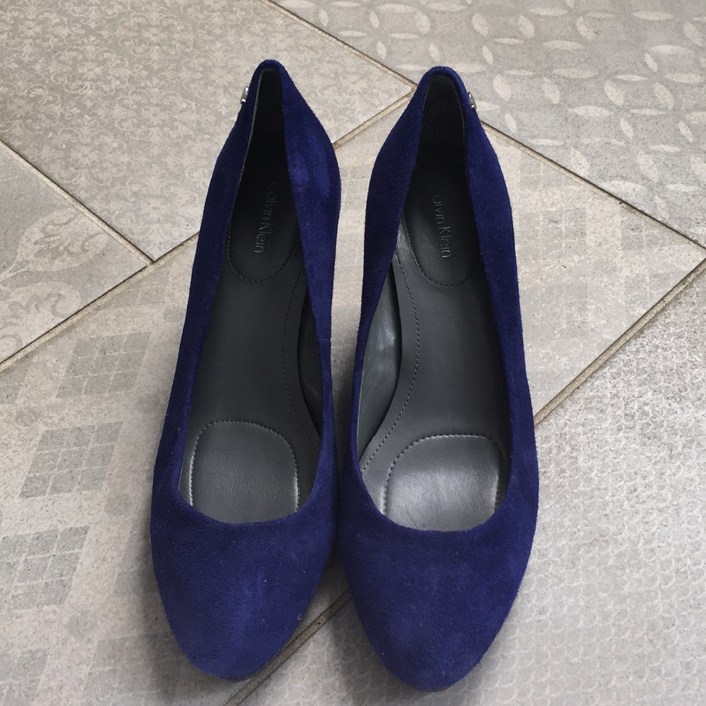 Blue suede Calvin Klein Heels